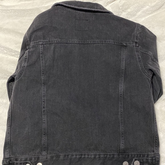 H&M jean jacket. Size 4. Faded black - Picture 3 of 3